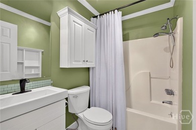 Beautifully renovated 1900s historic townhouse in the highly - photo 7