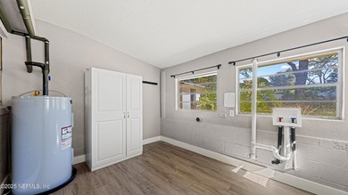 Beautifully renovated 3-bedroom, 2-bath home in the Arlington - photo 27