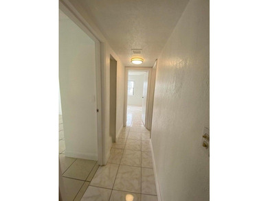 Well maintained, partially renovated townhouse located in the - photo 7