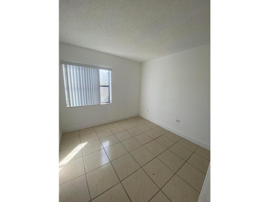 Well maintained, partially renovated townhouse located in the - photo 8