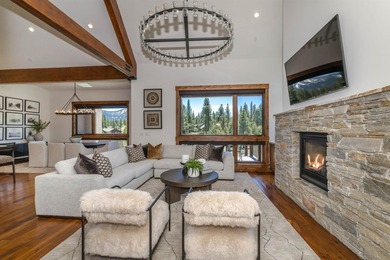 The ultimate mountain retreat with breathtaking views awaits in - photo 4