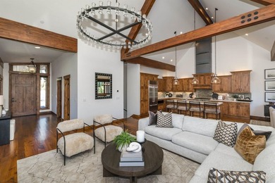 The ultimate mountain retreat with breathtaking views awaits in - photo 7