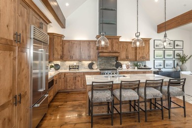 The ultimate mountain retreat with breathtaking views awaits in - photo 10