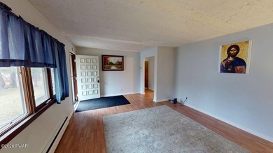 Cedar Shake Ranch Home On a CornerBright Ranch home on a level - photo 8