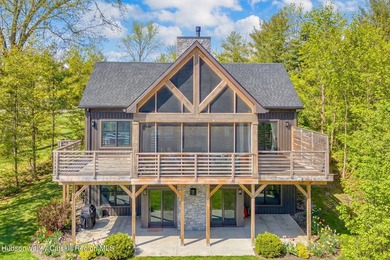 Sleepy Hollow Lake Home For Sale in Athens New York