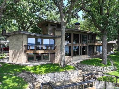 This solid, stalwart home on 100 feet of West Okoboji shoreline - photo 2