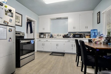 Oakland Duplex. Good bones with room for some finishing touches - photo 13