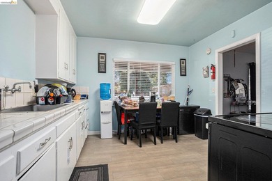 Oakland Duplex. Good bones with room for some finishing touches - photo 14