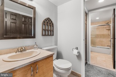 Welcome to 200 Lombard Street, Unit 528 at Abbotts Square, a - photo 14