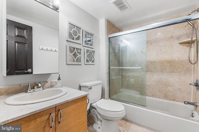 Welcome to 200 Lombard Street, Unit 528 at Abbotts Square, a - photo 15