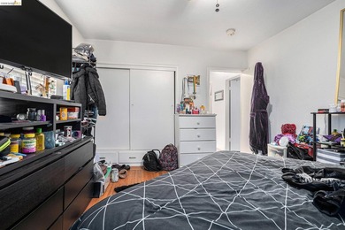 Oakland Duplex. Good bones with room for some finishing touches - photo 16