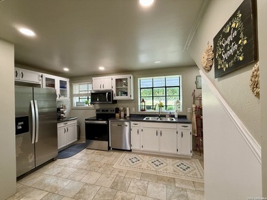 This astounding property has over 1,000 feet of River front - photo 18
