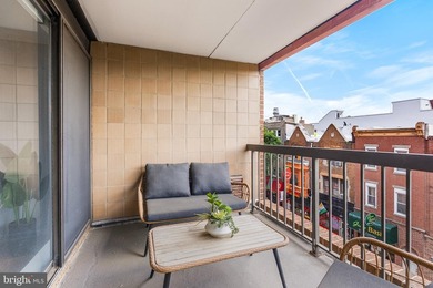 Welcome to 200 Lombard Street, Unit 528 at Abbotts Square, a - photo 19