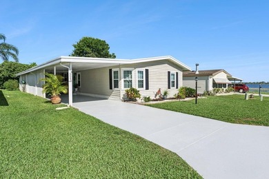 Welcome to easy Florida lake view living in this beautifully - photo 2