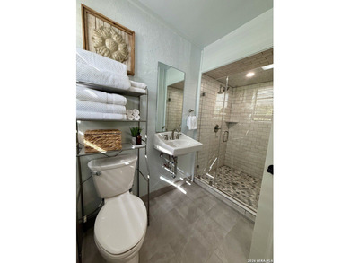 This astounding property has over 1,000 feet of River front - photo 22