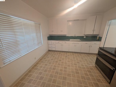 Oakland Duplex. Good bones with room for some finishing touches - photo 23
