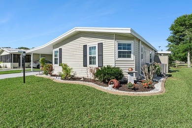 Welcome to easy Florida lake view living in this beautifully - photo 4