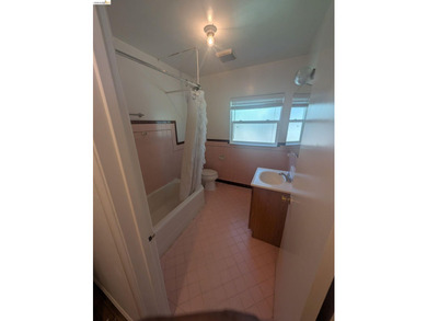 Oakland Duplex. Good bones with room for some finishing touches - photo 30