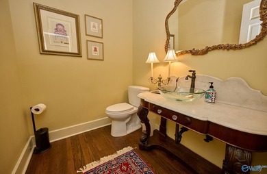 New Price! This gorgeous Southern Estate blends elegance with - photo 31