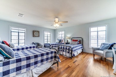This astounding property has over 1,000 feet of River front - photo 31