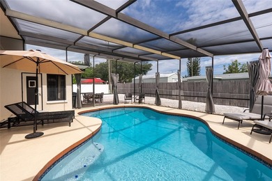 Rare mid-century A-frame pool home in central Sarasota with no - photo 34