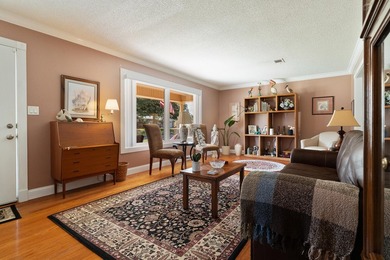 You will fall in love with this well-maintained home in Kenwood - photo 35