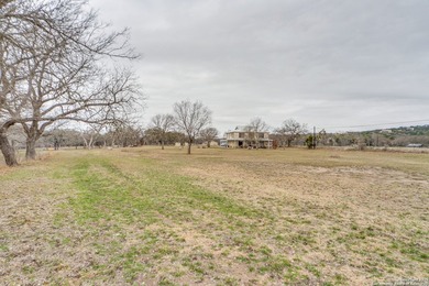 This astounding property has over 1,000 feet of River front - photo 44