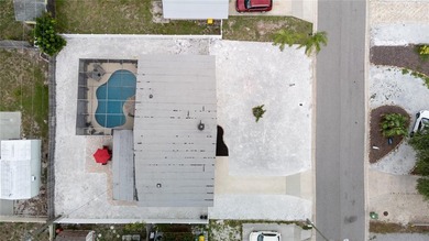 Rare mid-century A-frame pool home in central Sarasota with no - photo 48