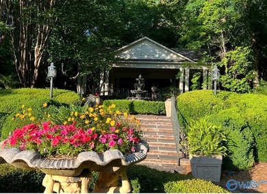 New Price! This gorgeous Southern Estate blends elegance with - photo 50