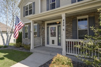 Move in ready 4BR, 3.5BA Contemporary Colonial on beautiful lot - photo 6