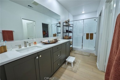 3 years new . 2 bed + den . 2 bath . 1,252 sq ft . Rancho - photo 12