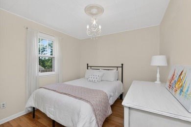 2 bed, 1.5 bath year round cottage on 240 acre, Spring Fed Long - photo 16
