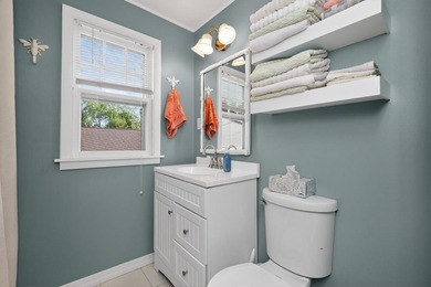 2 bed, 1.5 bath year round cottage on 240 acre, Spring Fed Long - photo 17