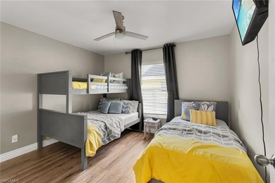 Ideally situated just moments from Mackle Park, this beautifully - photo 18
