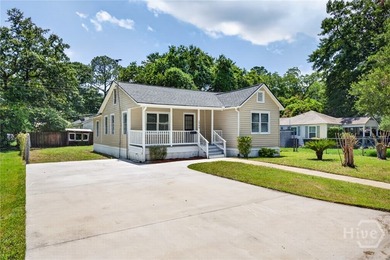 Welcome to 1209 E 69th Street, an adorable Savannah bungalow - photo 3
