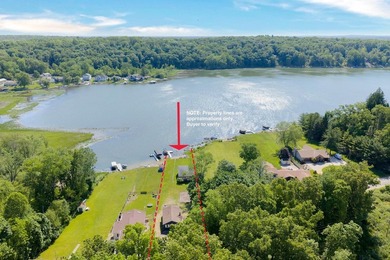 2 bed, 1.5 bath year round cottage on 240 acre, Spring Fed Long - photo 25