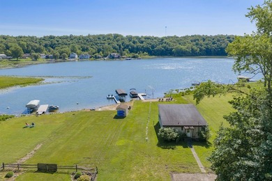 2 bed, 1.5 bath year round cottage on 240 acre, Spring Fed Long - photo 27