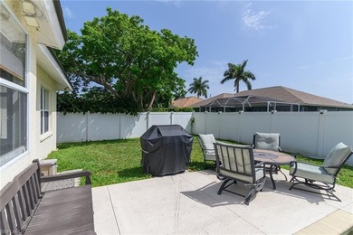 Ideally situated just moments from Mackle Park, this beautifully - photo 27
