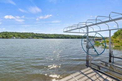 2 bed, 1.5 bath year round cottage on 240 acre, Spring Fed Long - photo 32