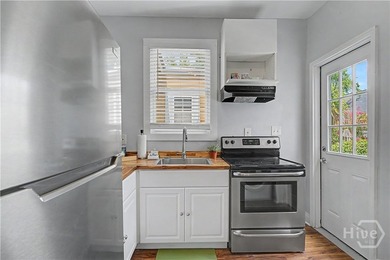 Experience the charm of Historic Savannah in this beautifully - photo 6