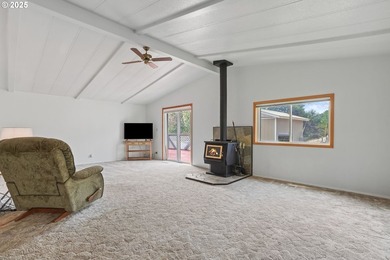 Charming countryside retreat with a vintage 1984 manufactured - photo 6