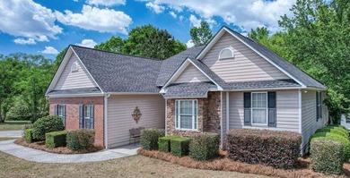 This lovely one level home has so much to offer its' new owners - photo 8