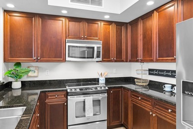 This 3BR/2.5BA condo is in the desirable gated community of - photo 6