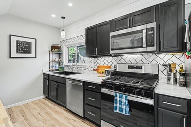 Welcome to 734 E. Green Street, a beautifully renovated - photo 17
