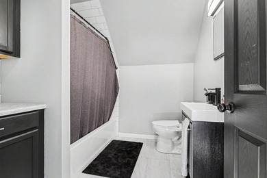 Welcome to 734 E. Green Street, a beautifully renovated - photo 28