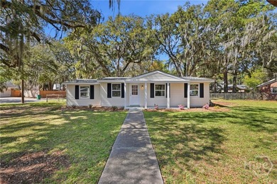Fully renovated 3-bedroom, 2-bath ranch home on a desirable - photo 1