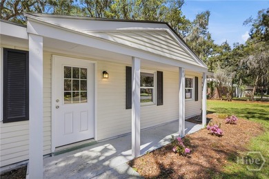 Fully renovated 3-bedroom, 2-bath ranch home on a desirable - photo 4