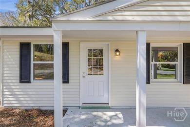 Fully renovated 3-bedroom, 2-bath ranch home on a desirable - photo 5