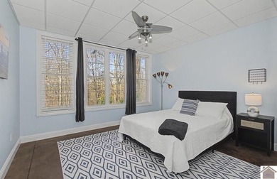 Experience lake living in this beautifully designed 4 bedroom, 3 - photo 23