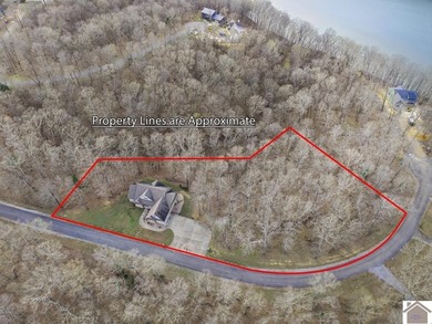 Experience lake living in this beautifully designed 4 bedroom, 3 - photo 29